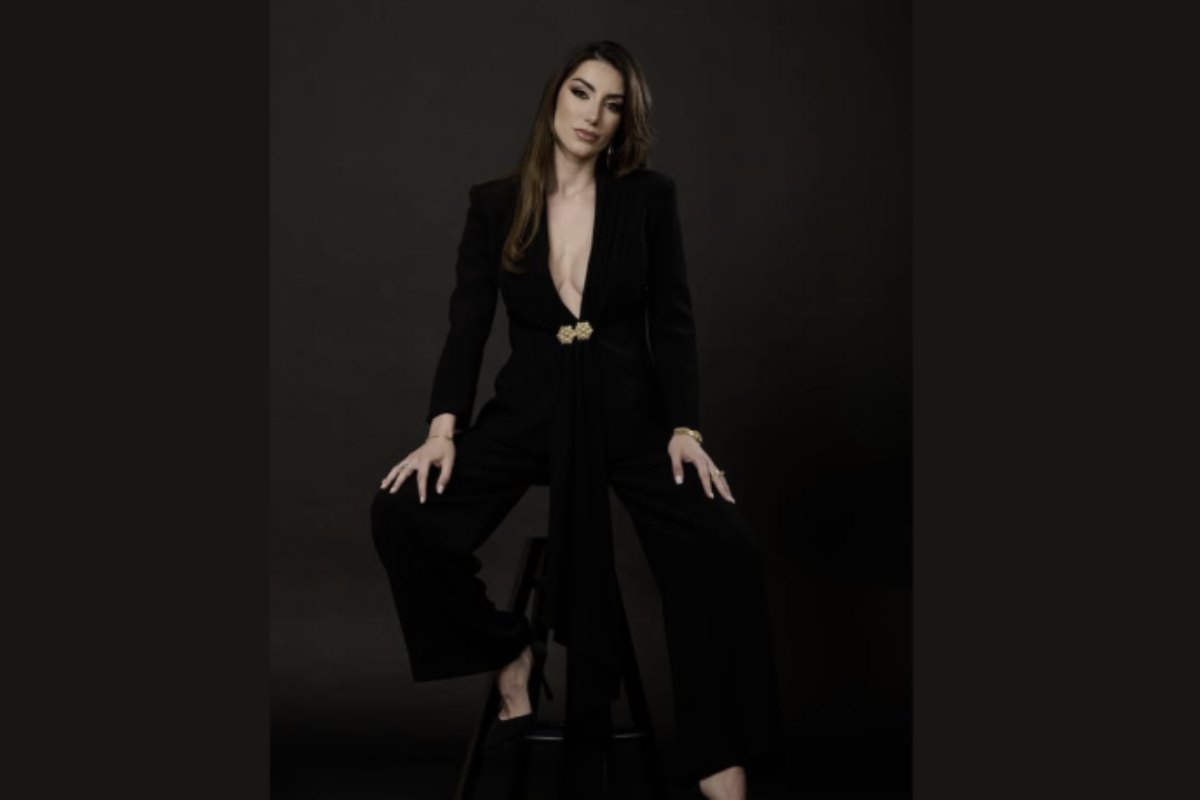 Adelaide, oltre alle collaborazioni social e al lavoro dietro le quinte, ha partecipato attivamente a progetti legati al fratello