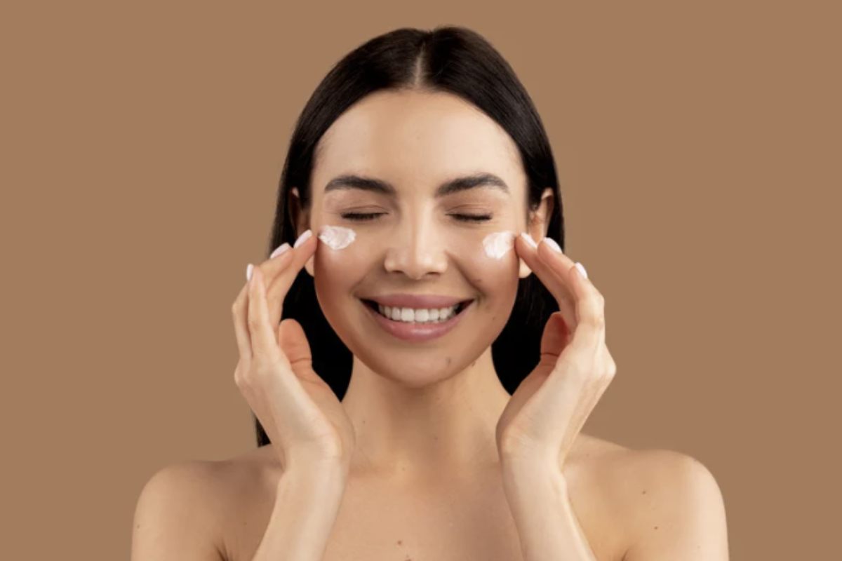 Ingredienti per creare una crema per la pelle del viso a casa