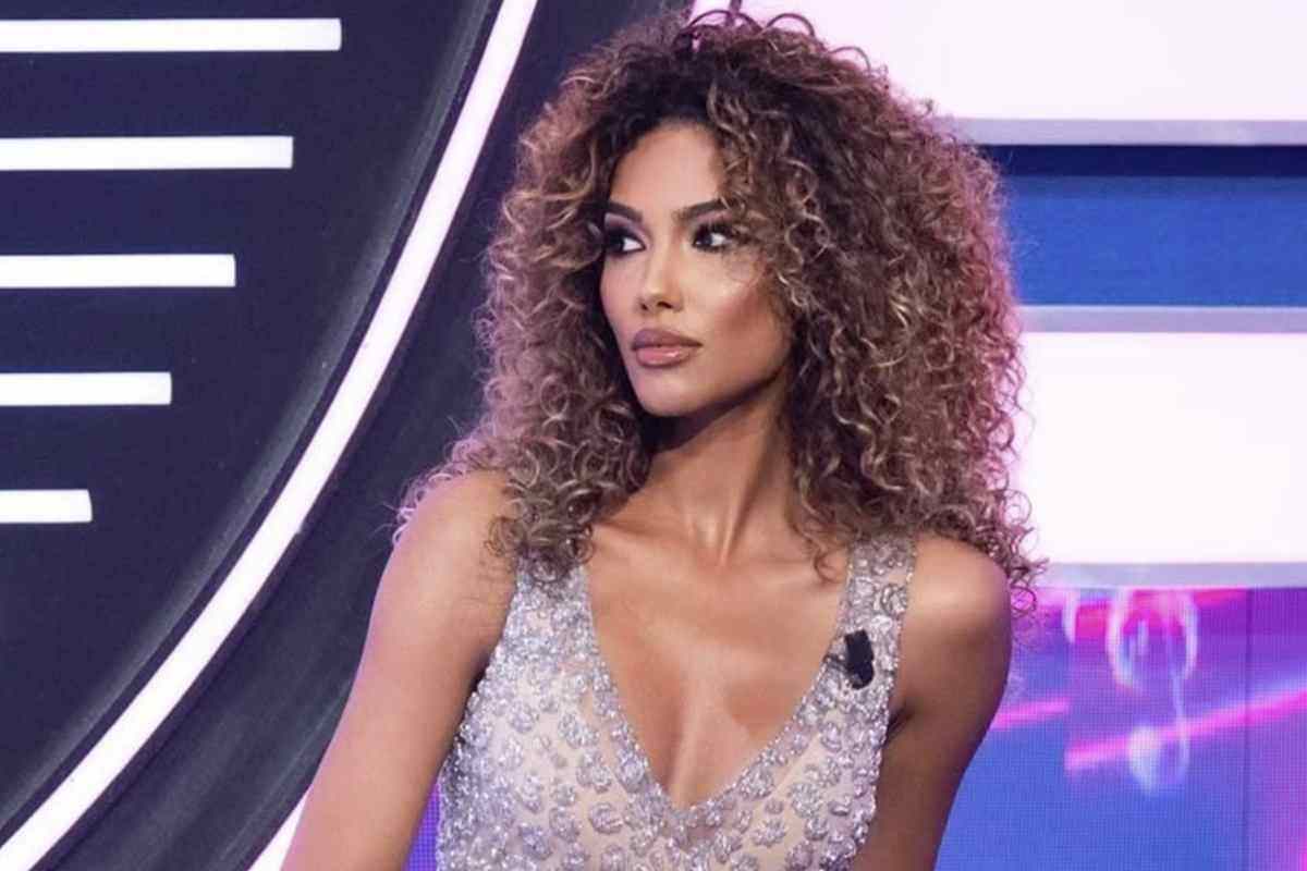 La showgirl e modella, nota al grande pubblico per le partecipazioni a programmi di successo come La ruota della fortuna e L’eredità